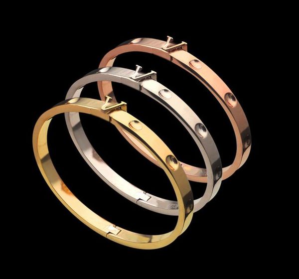 o uis avuit ton leather love bracelet titanium steel bracelets gift box send packing designer v classic groove round pin, Golden;silver
o uis avuit ton leather love bracelet titanium steel bracelets gift box send packing designer v classic groove round pin, Golden;silver
