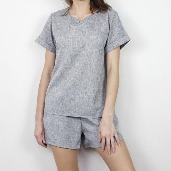 women's tracksuits summer casual solid color v-neck short-sleeved + slim pocket shorts two-piece suit female generous intellectual, Gray
women's tracksuits summer casual solid color v-neck short-sleeved + slim pocket shorts two-piece suit female generous intellectual, Gray