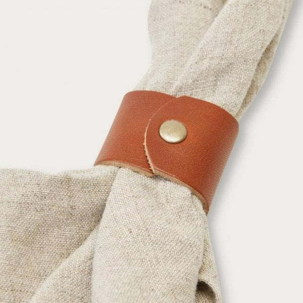 napkin rings tear resistant classic round faux leather table decor buckle for banquet
napkin rings tear resistant classic round faux leather table decor buckle for banquet