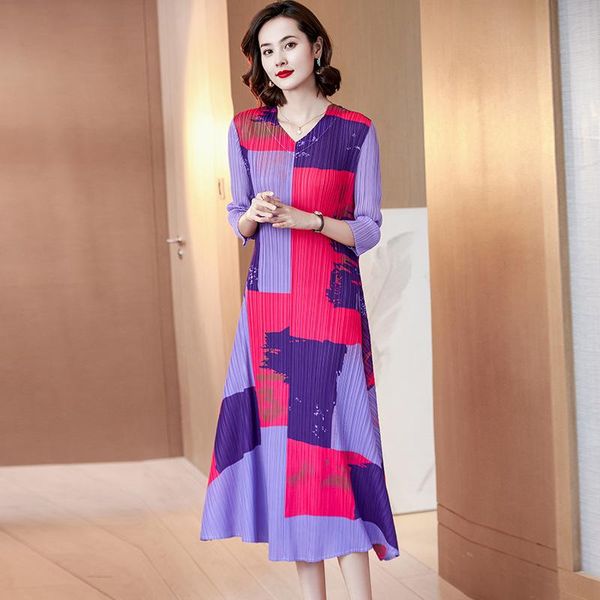 casual dresses 2021 summer pleated fashion vertical block color contrast printed dress, Black;gray
casual dresses 2021 summer pleated fashion vertical block color contrast printed dress, Black;gray