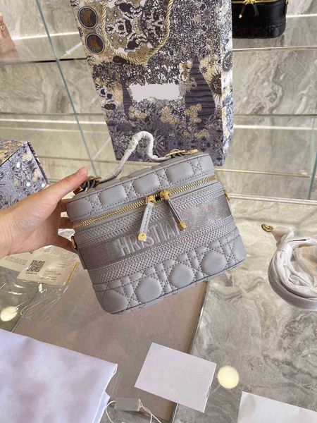 handbag dijia's new pique make-up bag travrl travel bag messenger hibiscus red cute handbag handbag zly 
handbag dijia's new pique make-up bag travrl travel bag messenger hibiscus red cute handbag handbag zly