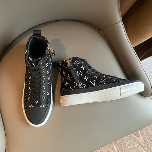 high-brand women's shoes designer new leather canvas luxury and comfortable lace up brand casual sneakers, Red;white
high-brand women's shoes designer new leather canvas luxury and comfortable lace up brand casual sneakers, Red;white