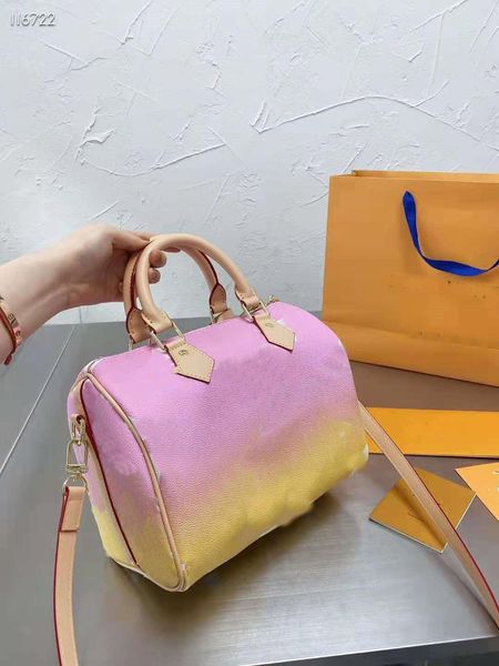 classic pillow bag designer women's printing big flower gradient can be carried on one shoulder
classic pillow bag designer women's printing big flower gradient can be carried on one shoulder