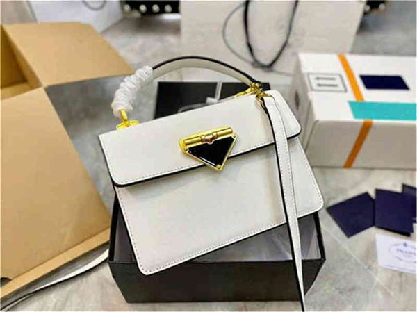 bag 2021 box bags triangle luxury lady designer handbag one-shoulder diagonal bag electroplating hardware very fashionable high-end versatil
bag 2021 box bags triangle luxury lady designer handbag one-shoulder diagonal bag electroplating hardware very fashionable high-end versatil