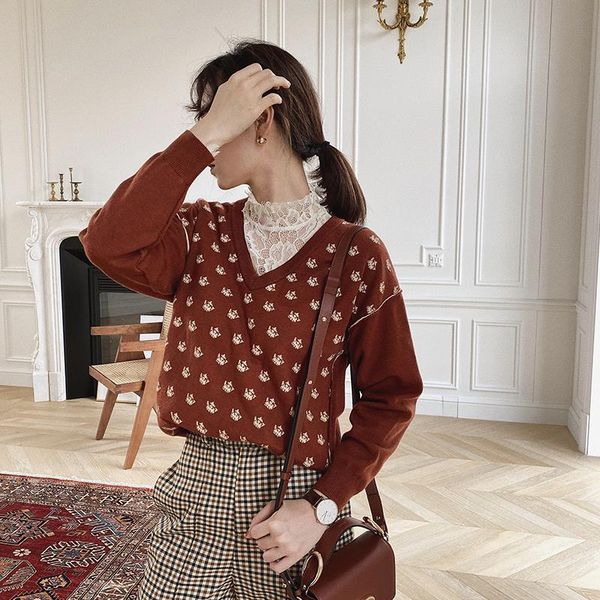 french light chen xiaoying jupiter gold crown logo heavy industry v-neck retro warm sweater woman women's sweaters, White;black
french light chen xiaoying jupiter gold crown logo heavy industry v-neck retro warm sweater woman women's sweaters, White;black