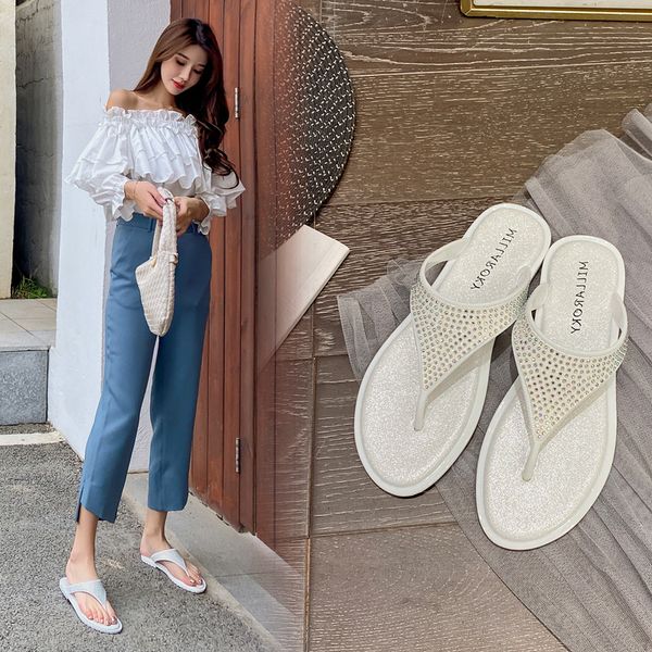 luxury slippers beach women's clip foot 2021 flat heel seaside spring and summer fashion bright diamond wear antiskid sandals, Black
luxury slippers beach women's clip foot 2021 flat heel seaside spring and summer fashion bright diamond wear antiskid sandals, Black
