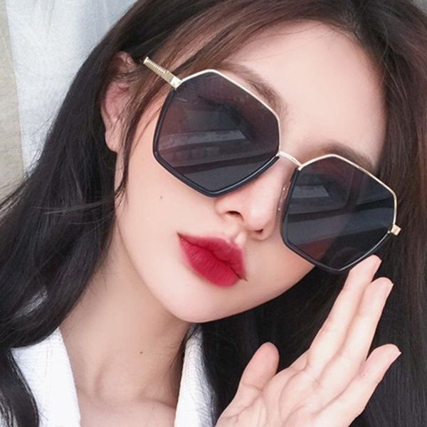 irregular polygon sunglasses lower half frame twist temples uv protection street style korean women, White;black
irregular polygon sunglasses lower half frame twist temples uv protection street style korean women, White;black