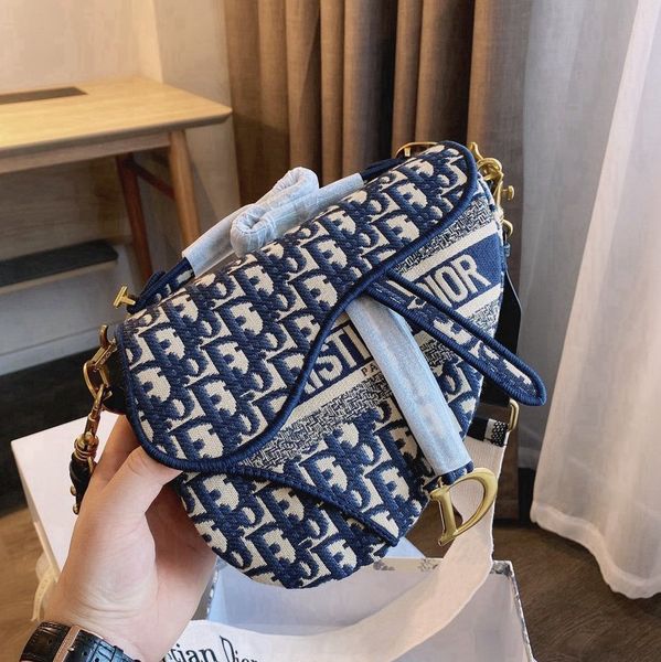 luxury designers leather shoulder bags woman fashion handbag purses classic chain crossbody bag -d4769, Red;black
luxury designers leather shoulder bags woman fashion handbag purses classic chain crossbody bag -d4769, Red;black