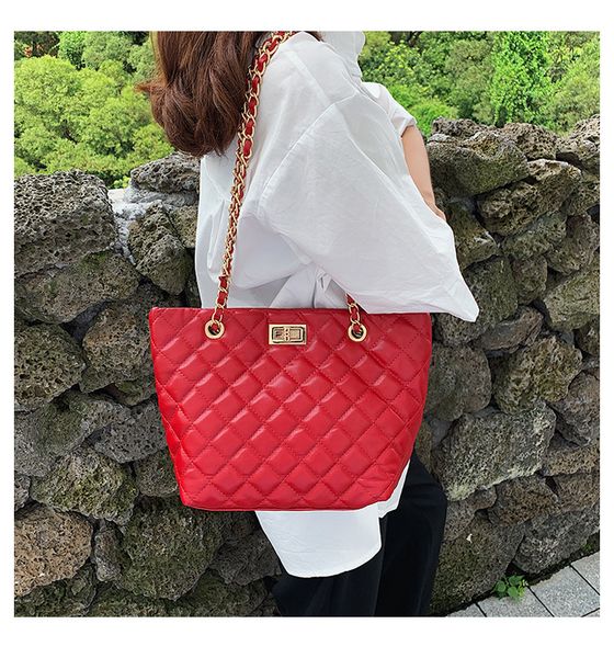 women fashion large capacity leather shoulder handbag messenger rhombus chain teen handbags
women fashion large capacity leather shoulder handbag messenger rhombus chain teen handbags
