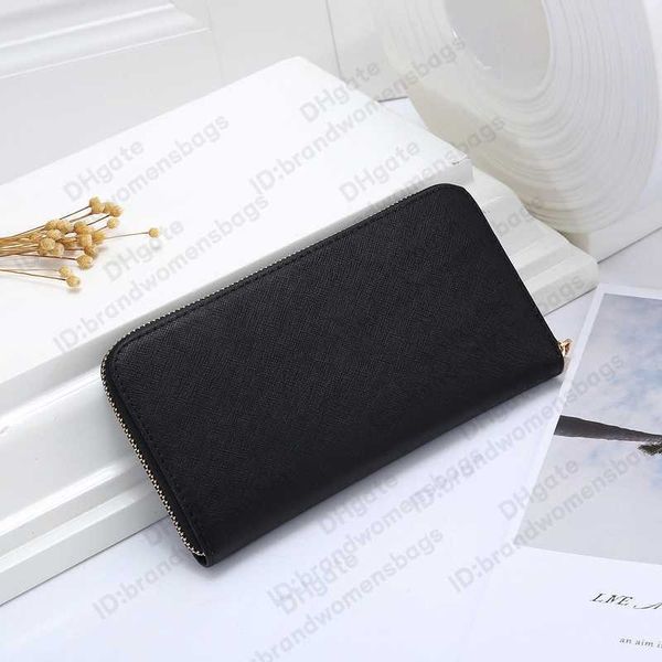 classic standard wallets box packaging purse handbag credit card designers holder fashion men and women clutch wristlet walket with 6 color, Red;black
classic standard wallets box packaging purse handbag credit card designers holder fashion men and women clutch wristlet walket with 6 color, Red;black