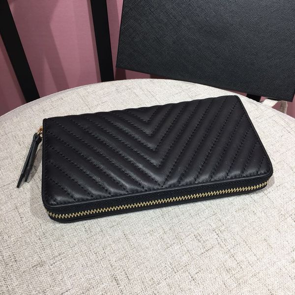 classic designer wallet zipper wallet cards and coins famous leather purse card holder coin purse women wallet shopping, Red;black
classic designer wallet zipper wallet cards and coins famous leather purse card holder coin purse women wallet shopping, Red;black