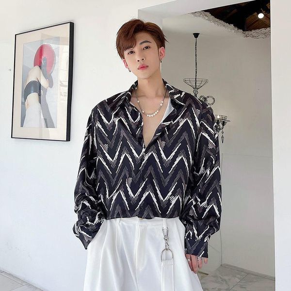 men's casual shirts korean tide design striped shirt w-pattern men's 2021 loose ins chic long sleeve blouse lapel autumn, White;black
men's casual shirts korean tide design striped shirt w-pattern men's 2021 loose ins chic long sleeve blouse lapel autumn, White;black
