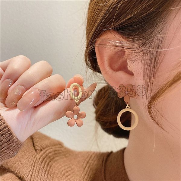 sweet coffee asymmetric flower dangle korean earrings for women girl fresh small forest style hollow round oval jewelry gifts, Silver
sweet coffee asymmetric flower dangle korean earrings for women girl fresh small forest style hollow round oval jewelry gifts, Silver