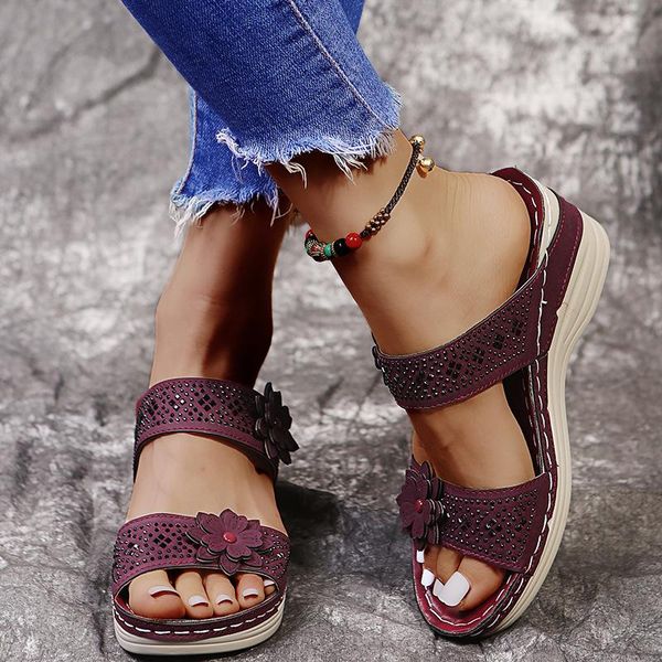 slippers big size women summer flower shoes for girls low pantofle on a wedge heeled mules slides lady soft 2021 high basic rubb, Black
slippers big size women summer flower shoes for girls low pantofle on a wedge heeled mules slides lady soft 2021 high basic rubb, Black