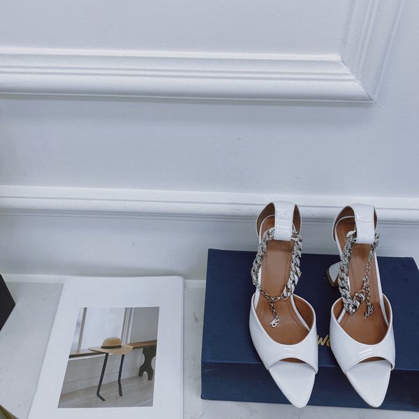 2021 fashion women's high-heeled sandals, metal chain jewelry, leather material, the real perfect restoration of luxury and beauty, Black
2021 fashion women's high-heeled sandals, metal chain jewelry, leather material, the real perfect restoration of luxury and beauty, Black