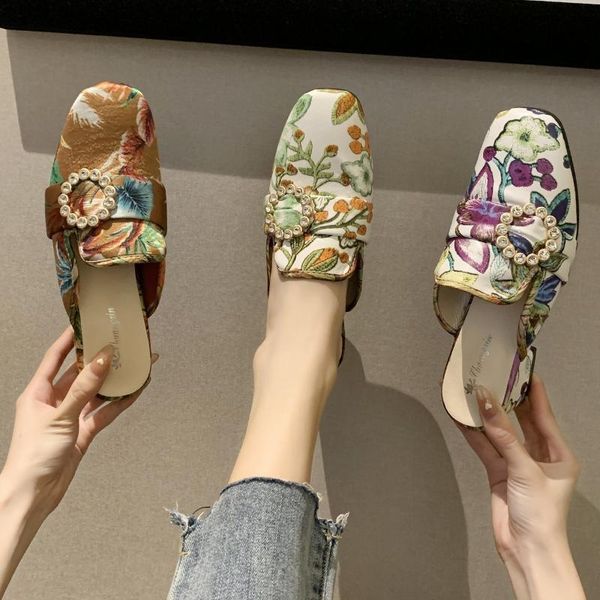 slippers women summer cover toe glitter slides shoes pantofle fashion flock low square heel jelly 2021 luxury soft block pu fabr, Black
slippers women summer cover toe glitter slides shoes pantofle fashion flock low square heel jelly 2021 luxury soft block pu fabr, Black