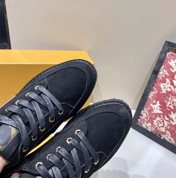 luxury brand sneakers shoes designer sneaker floral brocade genuine leather women shoe by shoe10 25, Black
luxury brand sneakers shoes designer sneaker floral brocade genuine leather women shoe by shoe10 25, Black
