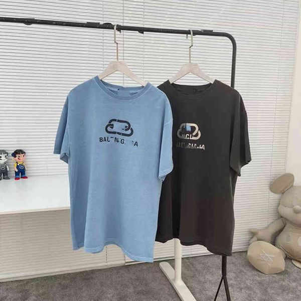 2022 factory wholesale new fashion summer chest letter lock printing short sleeve men's and women's loose version, White
2022 factory wholesale new fashion summer chest letter lock printing short sleeve men's and women's loose version, White