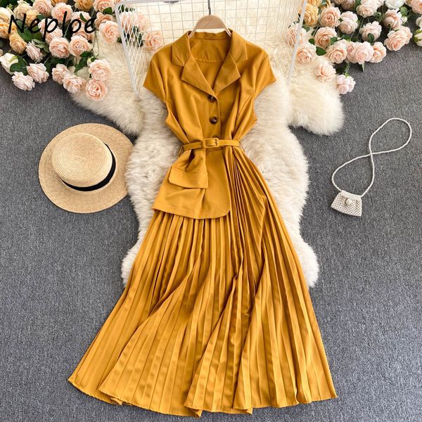 neploe temperament mature dress women high waist hip pleat design a line vestidos turn down collar short sleeve robe summer 210423, Black;gray
neploe temperament mature dress women high waist hip pleat design a line vestidos turn down collar short sleeve robe summer 210423, Black;gray