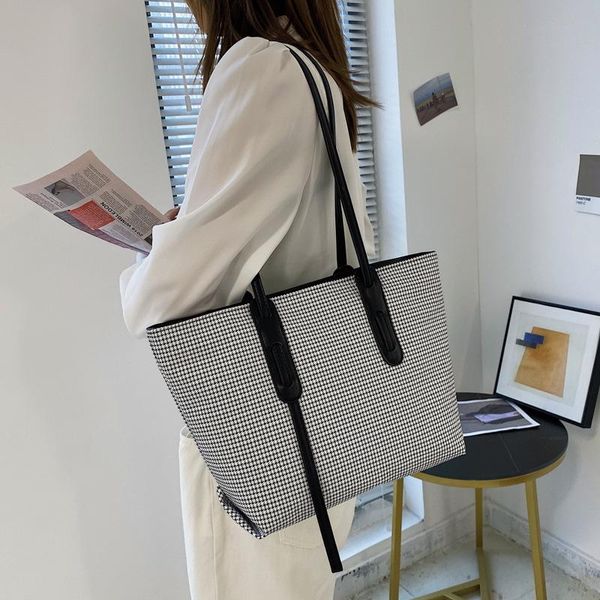 evening bags large capacity bag women's 2021 portable tote ins korean version fashion simple and fashionable shoulder
evening bags large capacity bag women's 2021 portable tote ins korean version fashion simple and fashionable shoulder