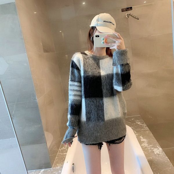 checkered split 9273 checkered mohair women's loose korean college style pullover bottomed top, White;black
checkered split 9273 checkered mohair women's loose korean college style pullover bottomed top, White;black