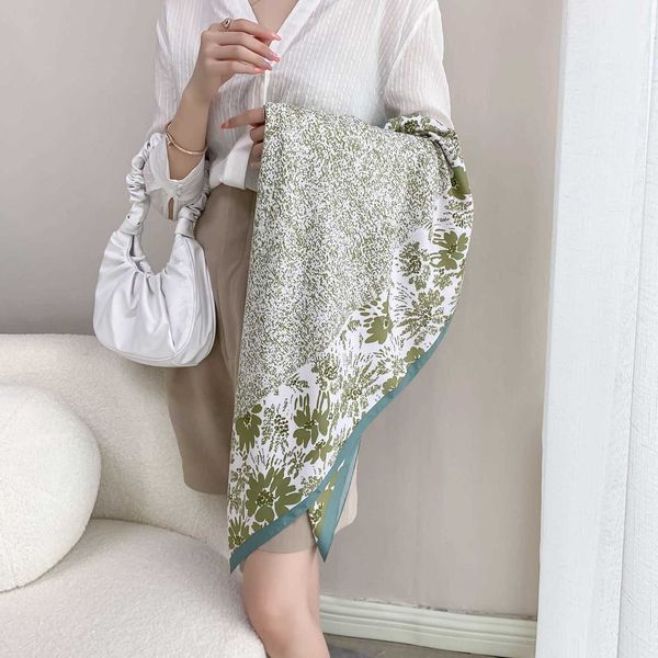 2021 small shawl women's spring and autumn korean versatile color printed silk 90cm large square scarf, Blue;gray
2021 small shawl women's spring and autumn korean versatile color printed silk 90cm large square scarf, Blue;gray
