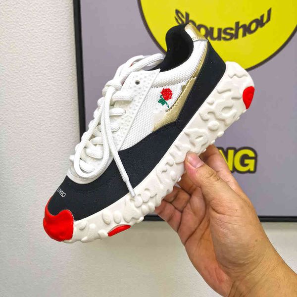 uc2021 summer new korean fashion co branded embroidered rose takahashi black and white running shoes low women's casual
uc2021 summer new korean fashion co branded embroidered rose takahashi black and white running shoes low women's casual