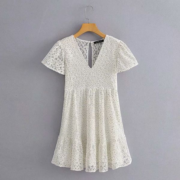 casual dresses women fashion floral embroidery high waist za summer mini dress chic lady v-neck back zipper short sleeve white mvw, Black;gray
casual dresses women fashion floral embroidery high waist za summer mini dress chic lady v-neck back zipper short sleeve white mvw, Black;gray