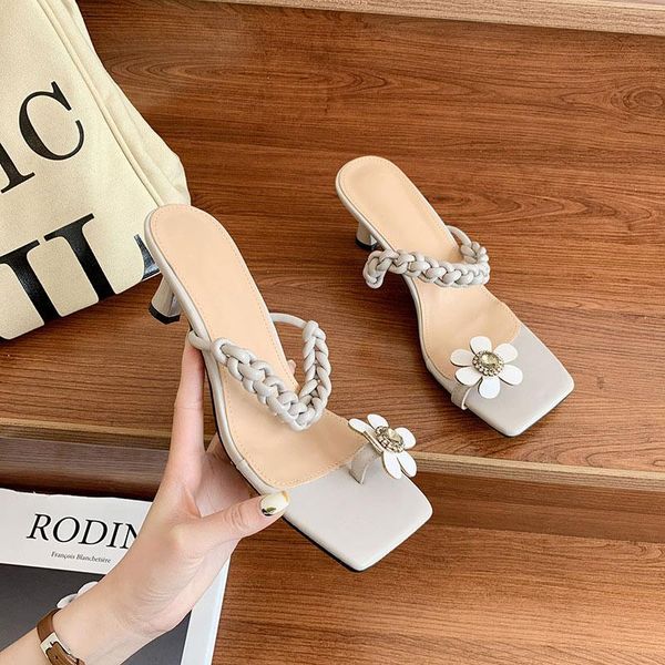 slippers 2021 summer sweet women shoes square toe weave woman's med heels clip ladies sandals candy color casual flip flops, Black
slippers 2021 summer sweet women shoes square toe weave woman's med heels clip ladies sandals candy color casual flip flops, Black