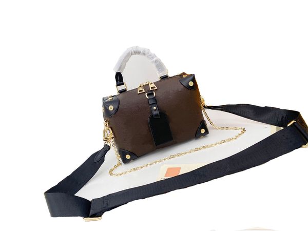 luxurys designers bags petite malle souple women tote bag full leather embossed tag round box bag black handbags emboss purses bolsa wallets
luxurys designers bags petite malle souple women tote bag full leather embossed tag round box bag black handbags emboss purses bolsa wallets