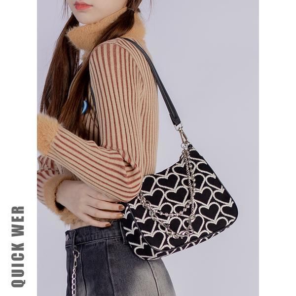 evening bags original heart-shaped embroidered girl bag chain winter female autumn and models wild sweet cool shoulder
evening bags original heart-shaped embroidered girl bag chain winter female autumn and models wild sweet cool shoulder