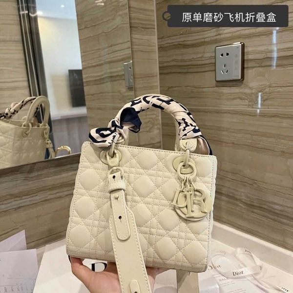 d di ce 2021 casual and fashionable portable messenger bag single shoulder diamond princess zly
d di ce 2021 casual and fashionable portable messenger bag single shoulder diamond princess zly