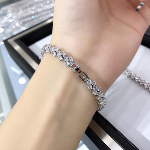 link, chain luxury titanium steel bracelet for women wrist rhinestone decoration silvery metal high qulity birthday gift girls like, Black
link, chain luxury titanium steel bracelet for women wrist rhinestone decoration silvery metal high qulity birthday gift girls like, Black