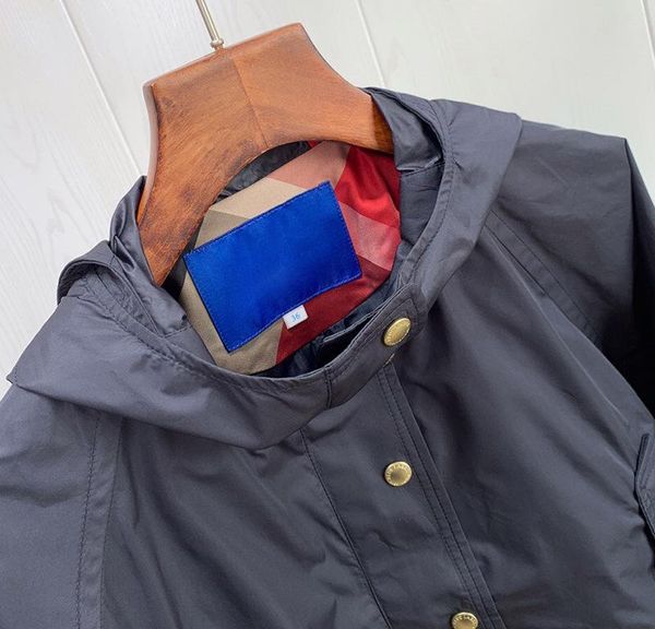 women's trench coats pure yuan export japanese classic easing show thin metal buckles decorated hooded brief paragraph coat, Tan;black
women's trench coats pure yuan export japanese classic easing show thin metal buckles decorated hooded brief paragraph coat, Tan;black