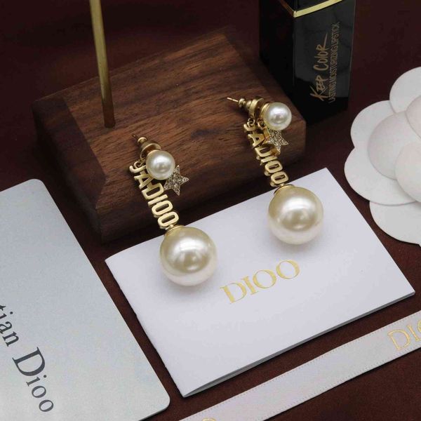 special offer 2021 luxury designer jewelry family's 2021 new pearl earrings for women, Silver
special offer 2021 luxury designer jewelry family's 2021 new pearl earrings for women, Silver