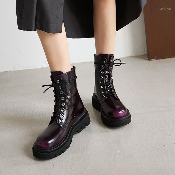 boots chain women leather autumn block heel gothic black punk style platform shoes female footwear
boots chain women leather autumn block heel gothic black punk style platform shoes female footwear