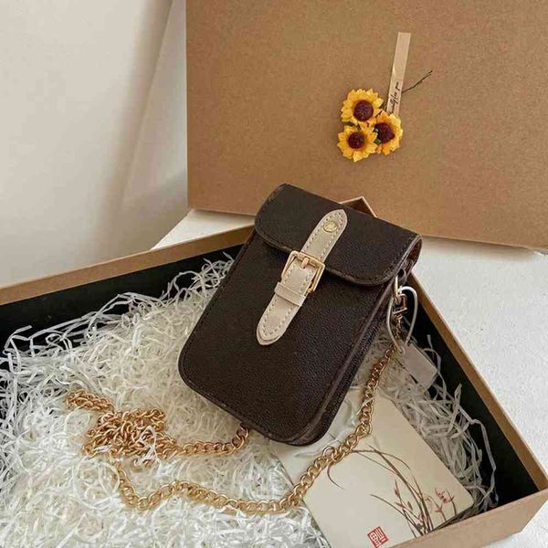 the new fashion mobile phone bag in 2021 is of high-end luxury design. can hold small items such as headphones. it's very exquisite and
the new fashion mobile phone bag in 2021 is of high-end luxury design. can hold small items such as headphones. it's very exquisite and