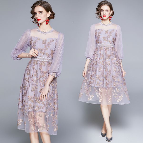 heavy industry embroidery dress high-end foreign style autumn 2021 floral skirt long sleeve temperament mesh women, Black;gray
heavy industry embroidery dress high-end foreign style autumn 2021 floral skirt long sleeve temperament mesh women, Black;gray