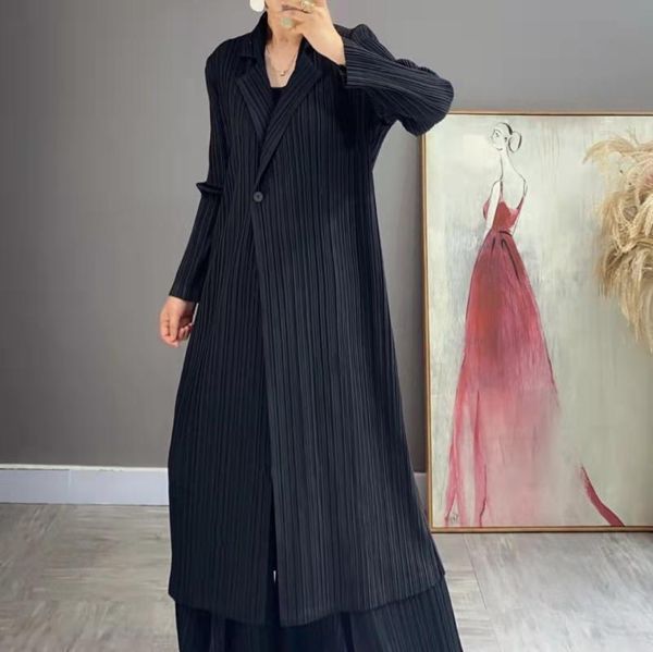 women's trench coats miyake pleated long coat fall 2021 winter loose korean fashion women jacket elegant designer aesthetic clothing, Tan;black
women's trench coats miyake pleated long coat fall 2021 winter loose korean fashion women jacket elegant designer aesthetic clothing, Tan;black