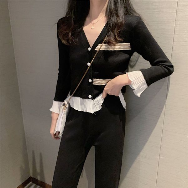 women spring knit flare sleeve cardigans loose pleated hem pants sets v neck single breasted knitted ankle-length pant suit 210518, White
women spring knit flare sleeve cardigans loose pleated hem pants sets v neck single breasted knitted ankle-length pant suit 210518, White
