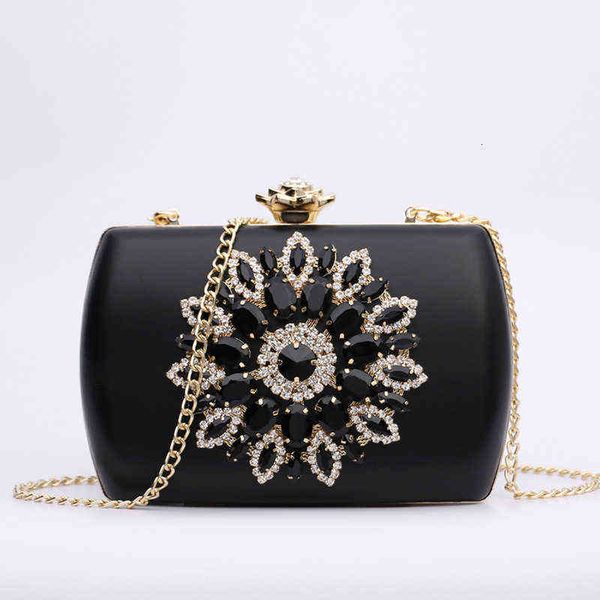2021 women's bag diamond inlaid messenger single shoulder hand clip dinner bag chain hand banquet
2021 women's bag diamond inlaid messenger single shoulder hand clip dinner bag chain hand banquet