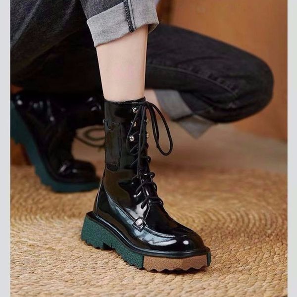 french autumn and winter 2021 black martin british wind medium tube thick bottom chelsea short chimney boots
french autumn and winter 2021 black martin british wind medium tube thick bottom chelsea short chimney boots