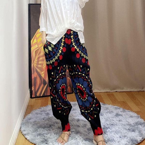 women's pants & capris spring summer 2021 retro printing lantern for women miyak pleated elastic waist large size loose female tide, Black;white
women's pants & capris spring summer 2021 retro printing lantern for women miyak pleated elastic waist large size loose female tide, Black;white