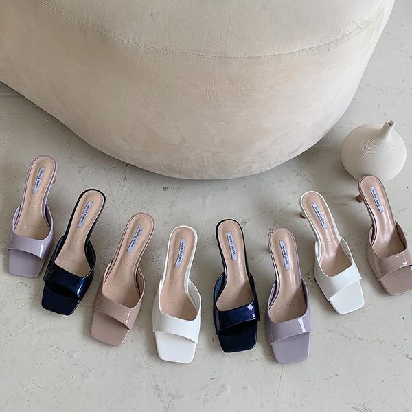 slippers 2021 summer women open toe patent leather shallow slip on thin high heels casual slides flip flops black white
slippers 2021 summer women open toe patent leather shallow slip on thin high heels casual slides flip flops black white