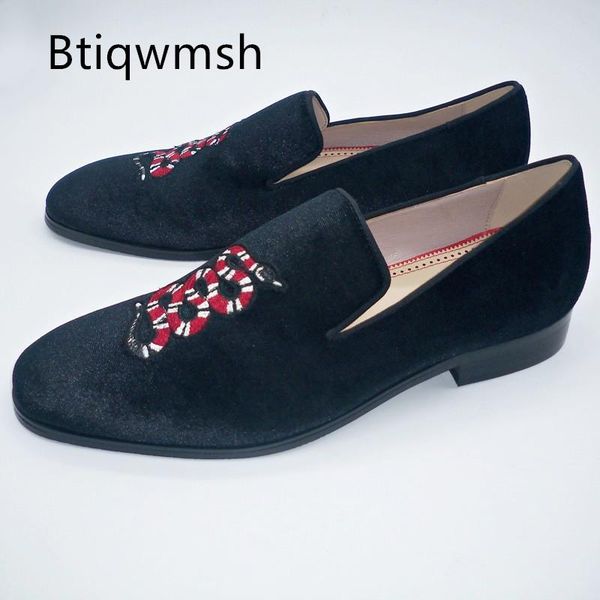 dress shoes black luxury velvet men pointed toe snake embroidery handmade flat male fashion party
dress shoes black luxury velvet men pointed toe snake embroidery handmade flat male fashion party