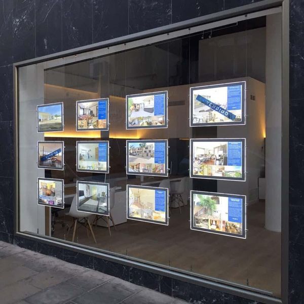 cable suspended glow-edge led backlit window displays for estate agent double side landscape display (4unit/column) panel lights
cable suspended glow-edge led backlit window displays for estate agent double side landscape display (4unit/column) panel lights