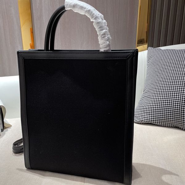 totes designer handbags tote bag luxury crossbody shoulder bags handbag fashion brand high-quality canvas with the original box size 28x33cm
totes designer handbags tote bag luxury crossbody shoulder bags handbag fashion brand high-quality canvas with the original box size 28x33cm