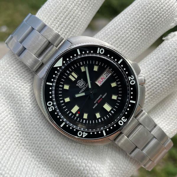 wristwatches sd1970w dive watch product double calendar abalone steeldive nh36 movement super luminous men's 200m waterproof steel, Slivery;brown
wristwatches sd1970w dive watch product double calendar abalone steeldive nh36 movement super luminous men's 200m waterproof steel, Slivery;brown