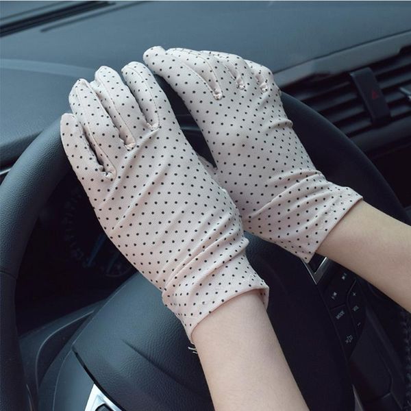 1pair dots women sunscreen gloves summer spring spandex anti-uv short driving glove high elastic thin etiquette five fingers, Blue;gray
1pair dots women sunscreen gloves summer spring spandex anti-uv short driving glove high elastic thin etiquette five fingers, Blue;gray