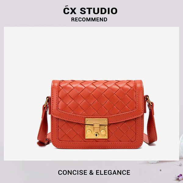 women's fashion single shoulder diagonal women's 2021 new korean woven high sense small square bag
women's fashion single shoulder diagonal women's 2021 new korean woven high sense small square bag